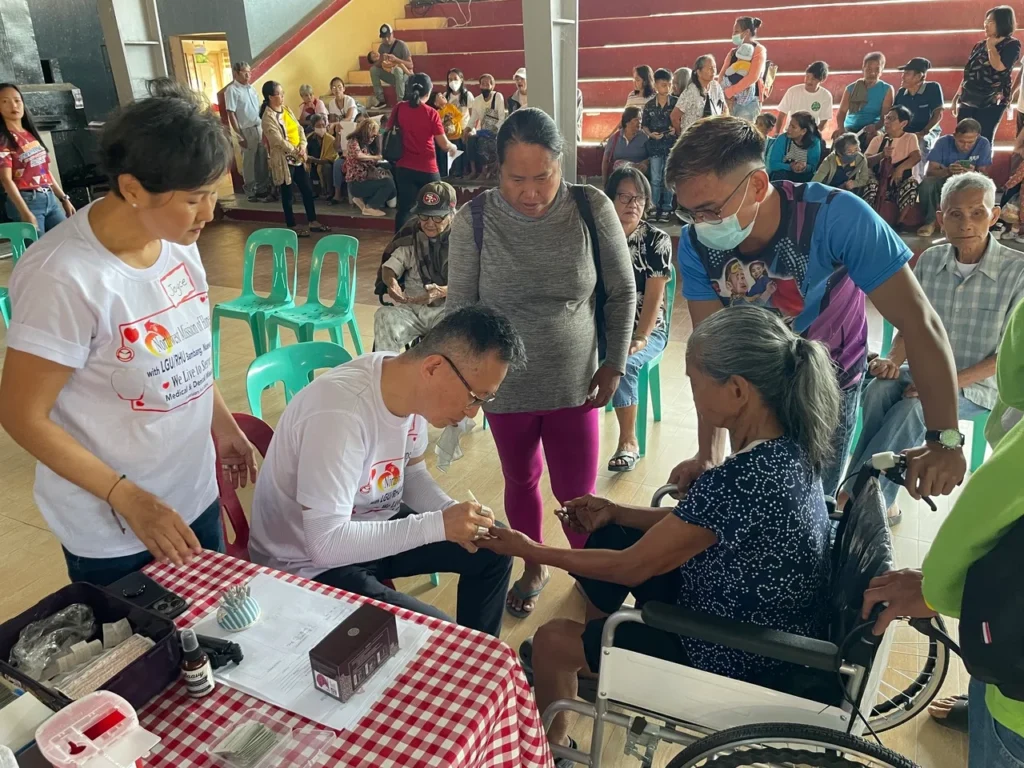 Dr. Shin providing medical assistance in Bambang Medical Mission